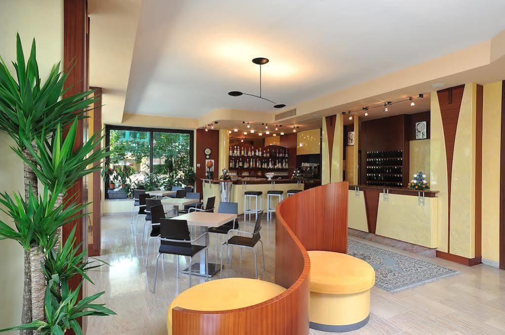 Ausonia 3* Milano Marittima